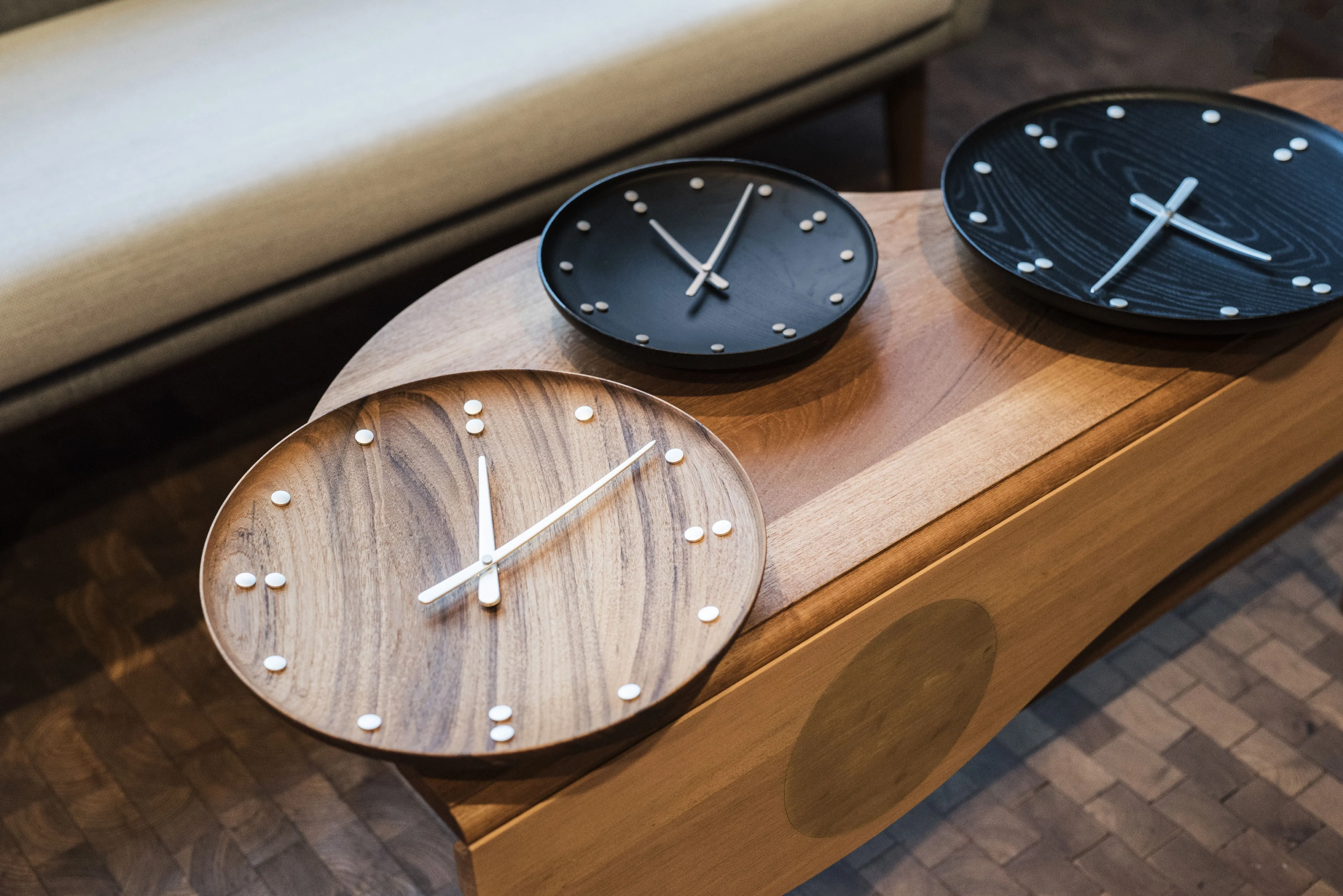 Architectmade Finn Juhl Wall Clock Black Ash, ø25 Cm