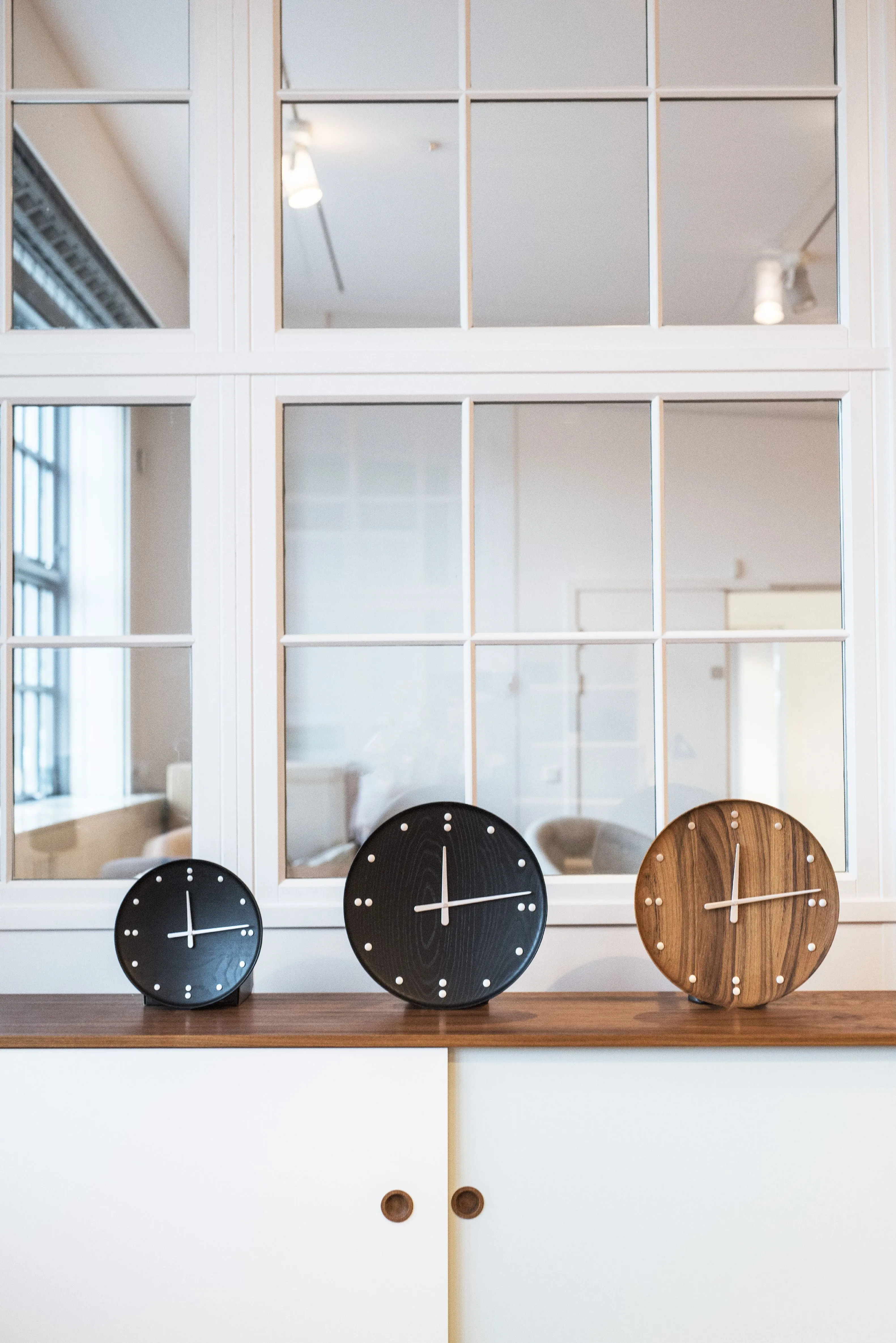 Architectmade Finn Juhl Wall Clock Black Ash, ø25 Cm