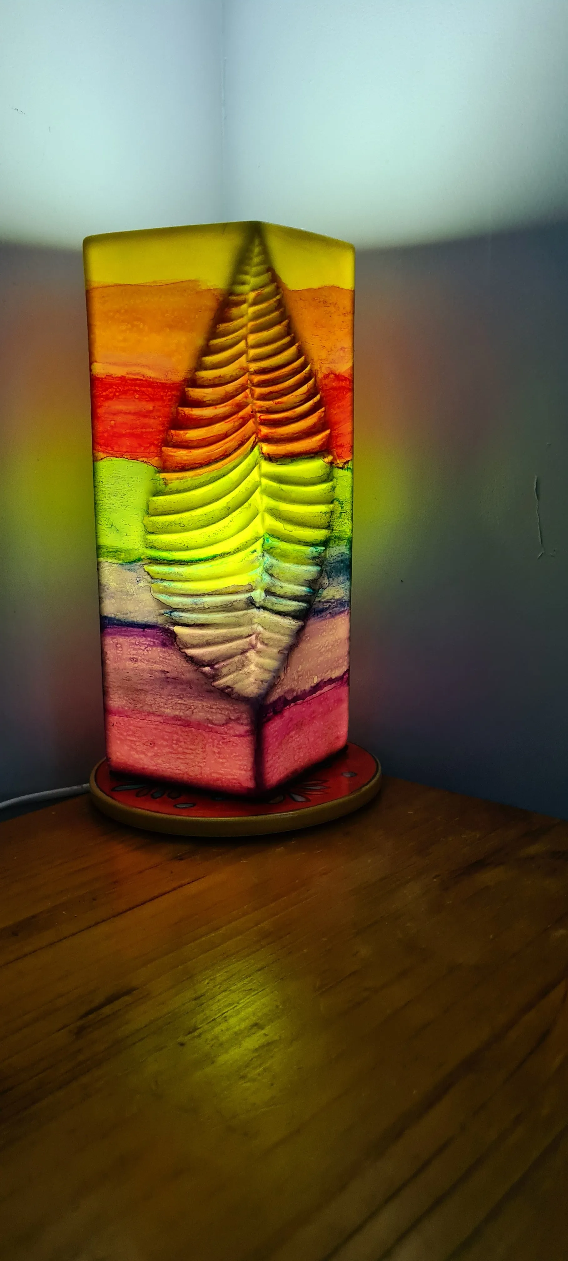 CHAKRA LEAF CERAMIC LAMP