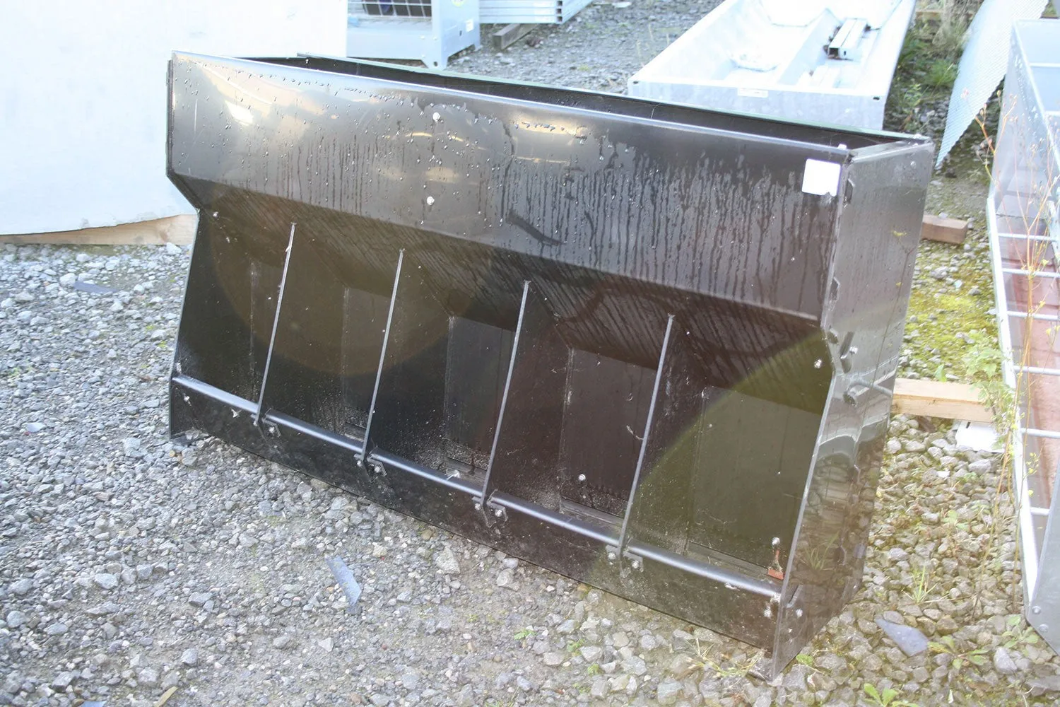 Henderson Grower Pig Feeder Poly 5 Space