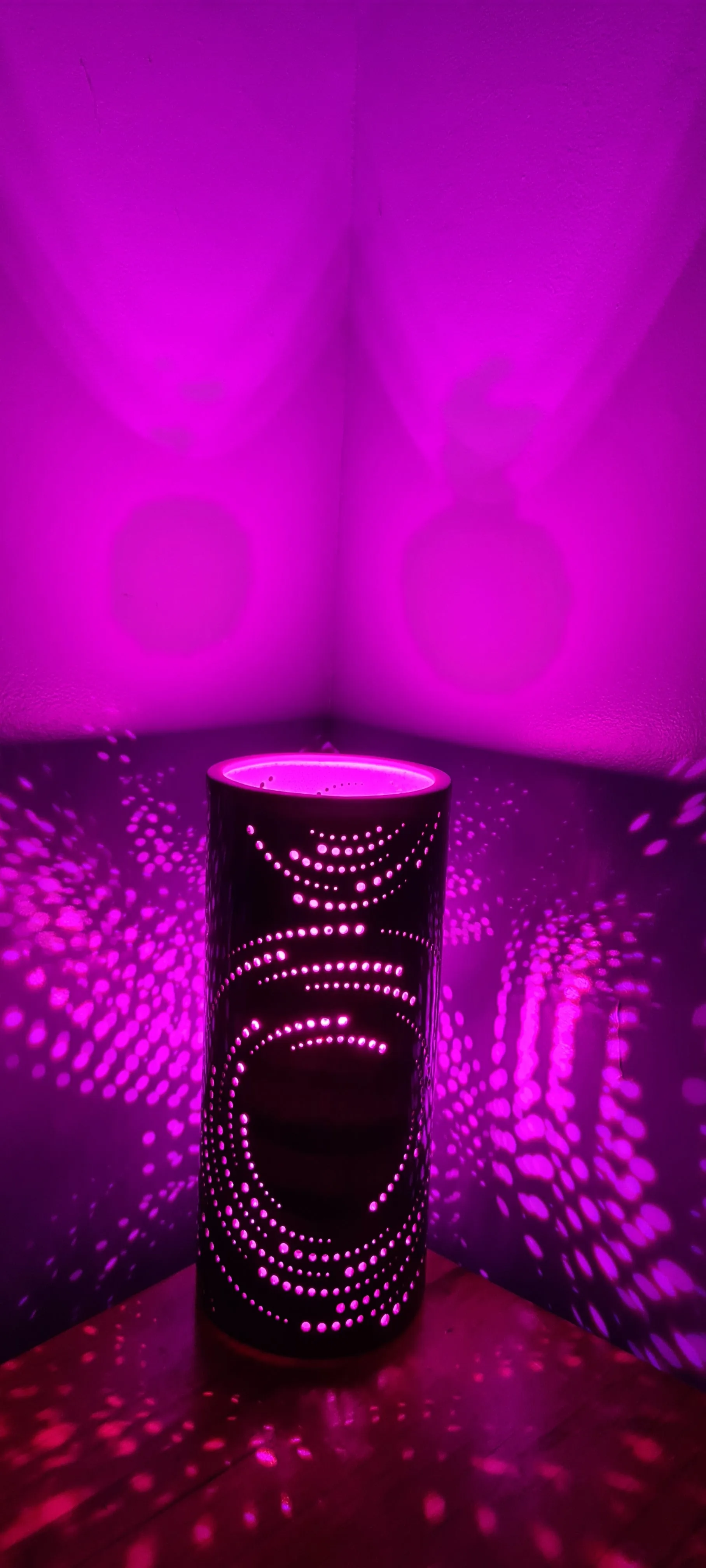 MAGENTA & BLACK CERAMIC SWIRL LAMP