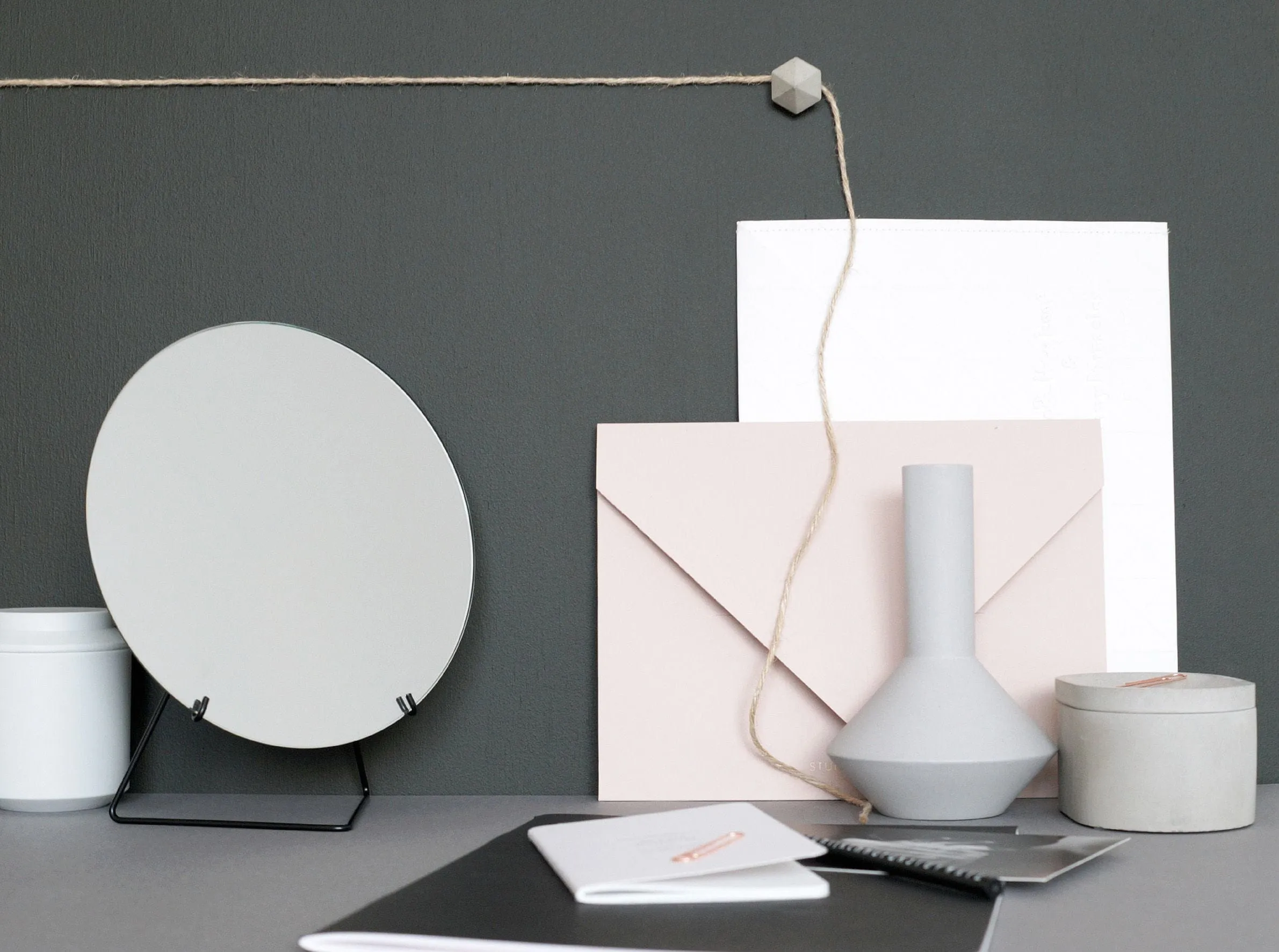 Moebe Standing Mirror ø20 Cm, Black