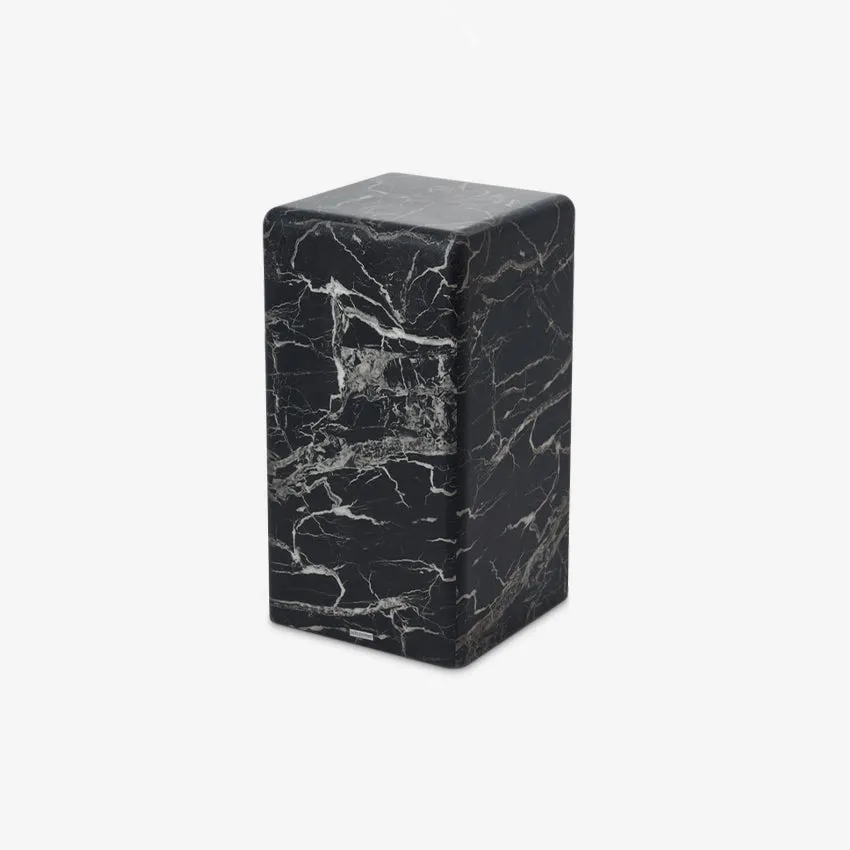 Polspotten | Marble Pillar