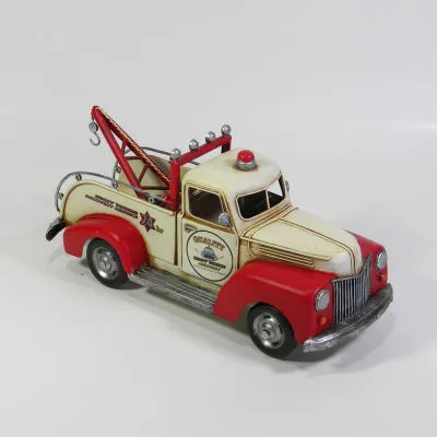 RED/ CREAM TOW TRUCK
