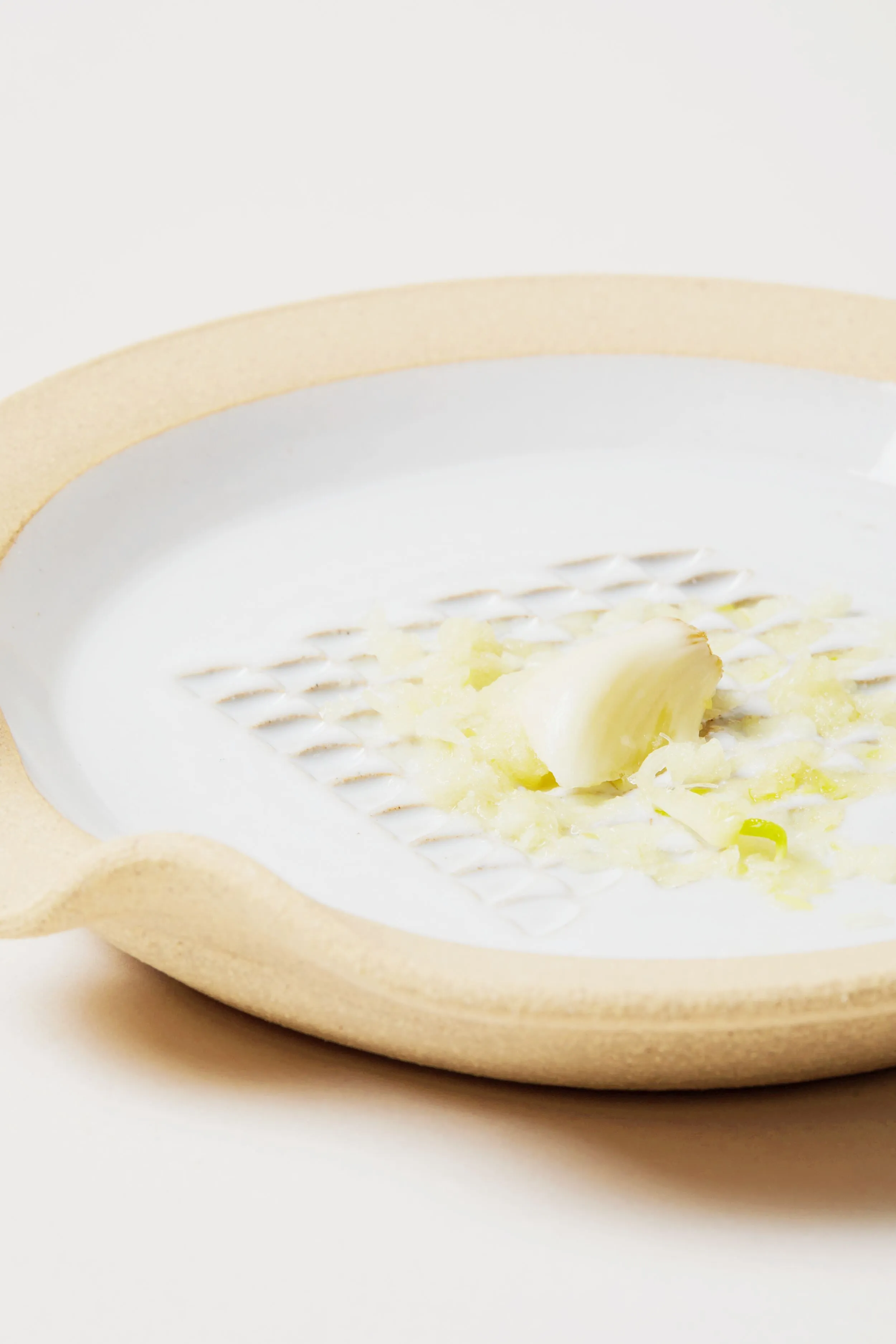 Silo Garlic Grater Dish