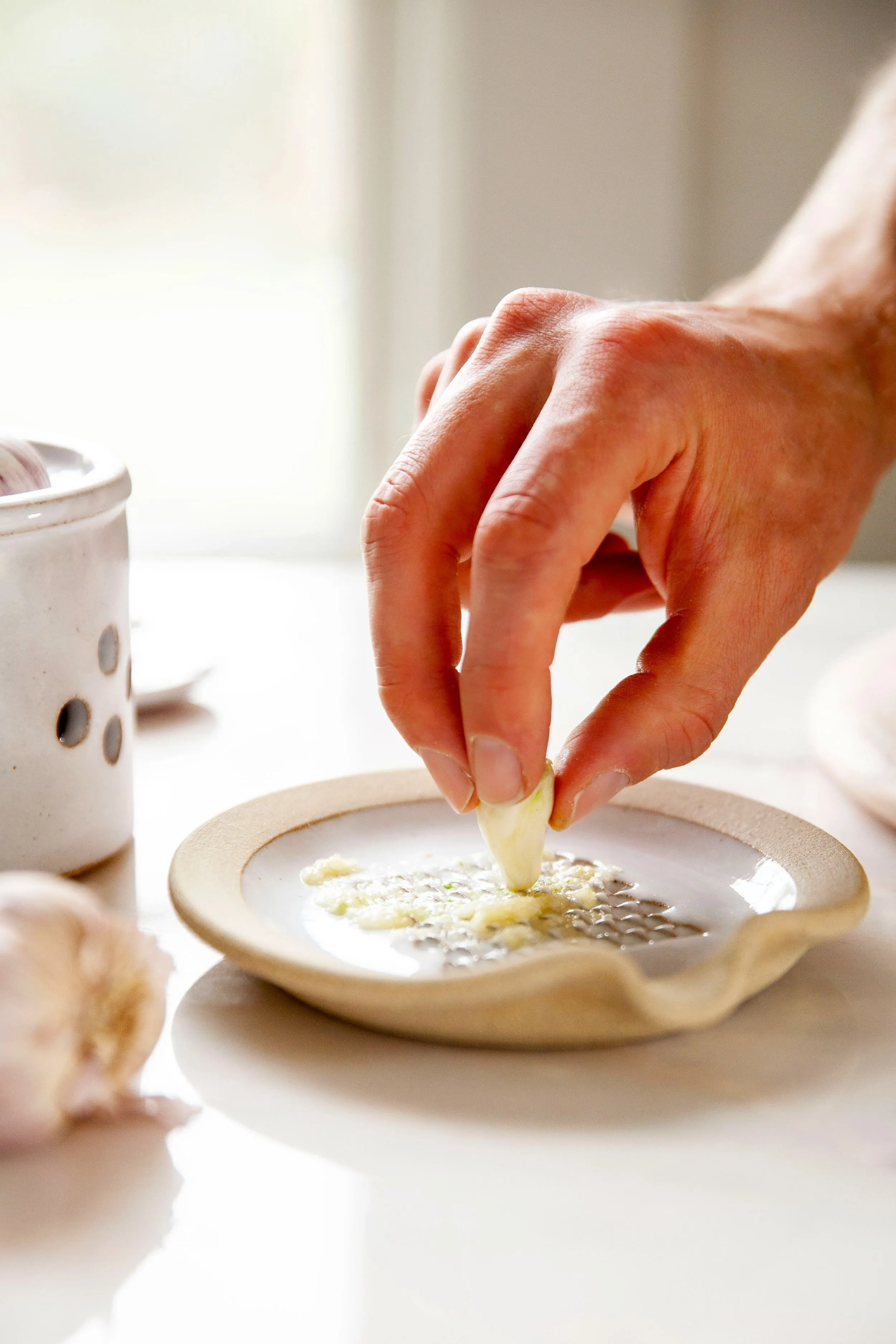 Silo Garlic Grater Dish