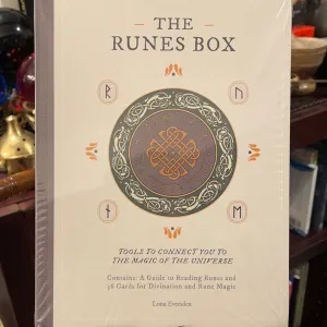 The Runes Box: Tools to Connect You to The Magic of The Universe - Contains: A Guide to Reading Runes and 36 Cards for Divination and Rune Magic by Lona Eversden